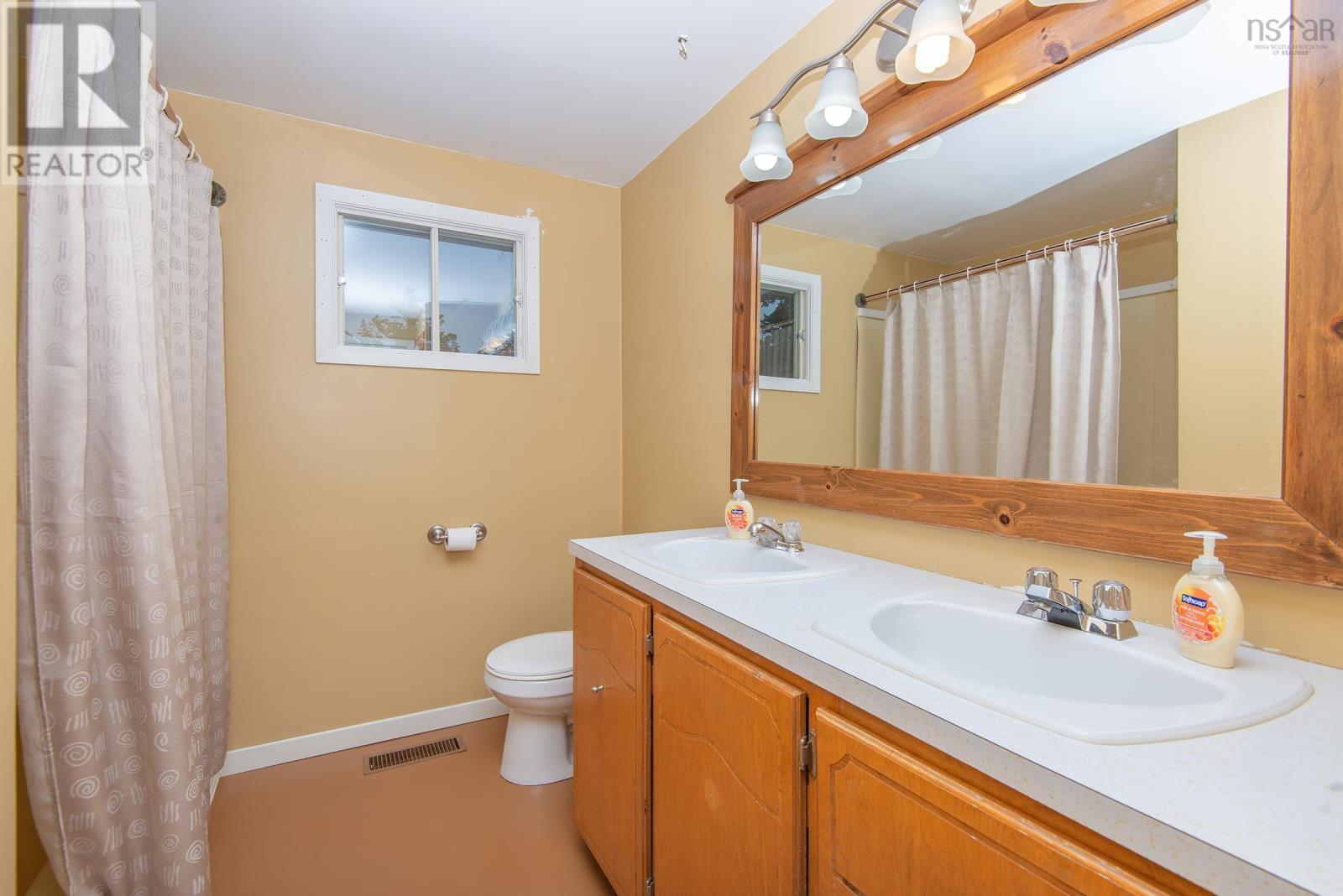 8402 Highway 1, Meteghan, Nova Scotia  B0W 2J0 - Photo 25 - 202528473