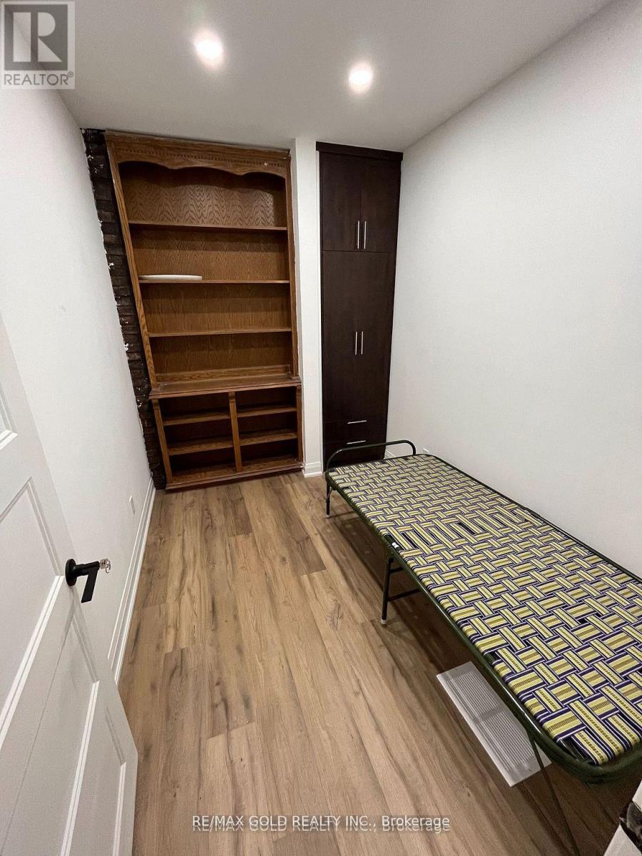 1575 Ouellette Avenue N, Windsor, Ontario  N8X 1K5 - Photo 23 - X12704080