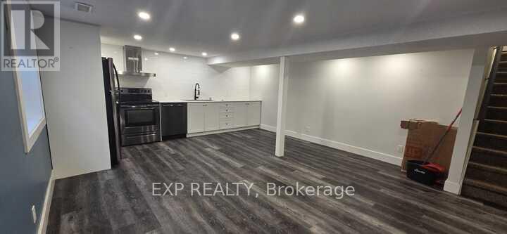 B - 96 Geneva Crescent, Kitchener, Ontario  N2E 1M9 - Photo 6 - X12704156