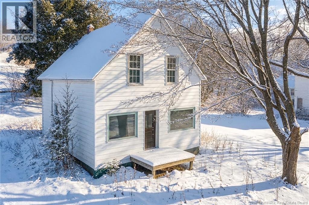 22 Beech Street, Mcadam, New Brunswick  E6J 1V8 - Photo 1 - NB131783
