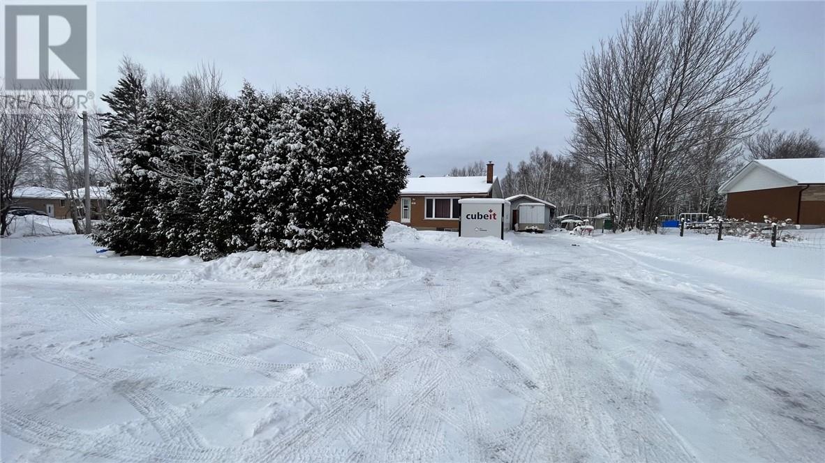 1585 Skead Road, Greater Sudbury, Ontario  P3L 1V6 - Photo 3 - 2126097