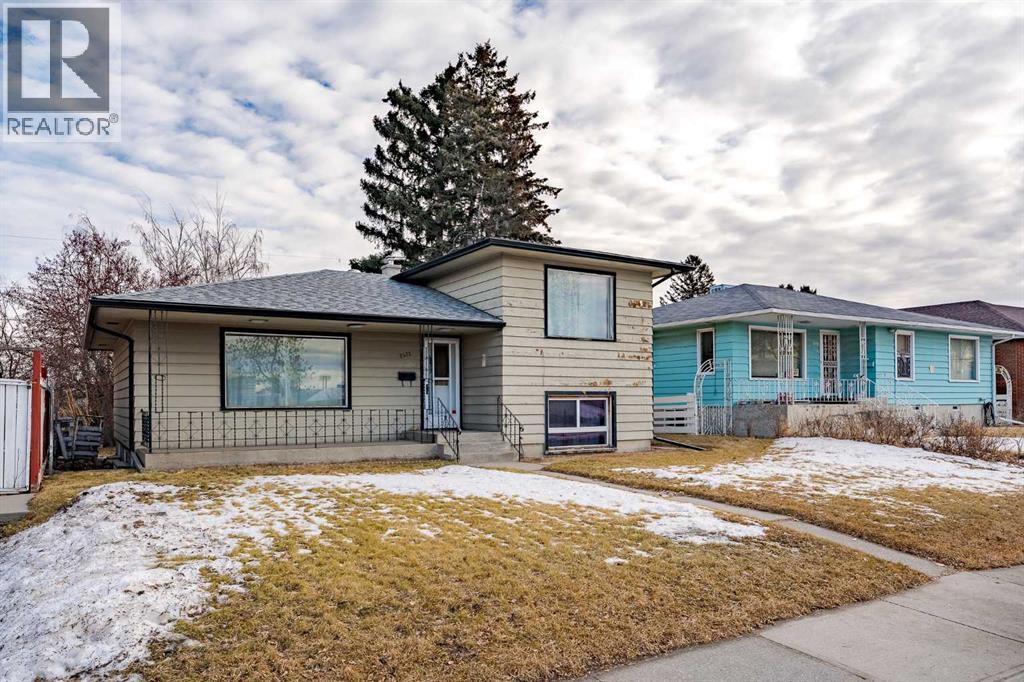 2472 Capitol Hill Crescent NW, Calgary, Alberta