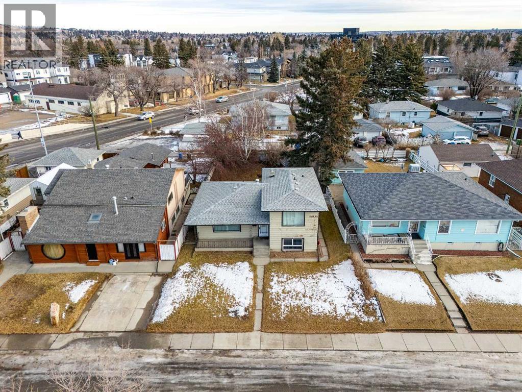 2472 Capitol Hill Crescent Nw, Calgary, Alberta  T2M 2A2 - Photo 2 - A2279283