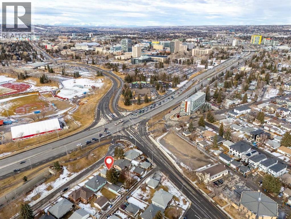 2472 Capitol Hill Crescent Nw, Calgary, Alberta  T2M 2A2 - Photo 4 - A2279283