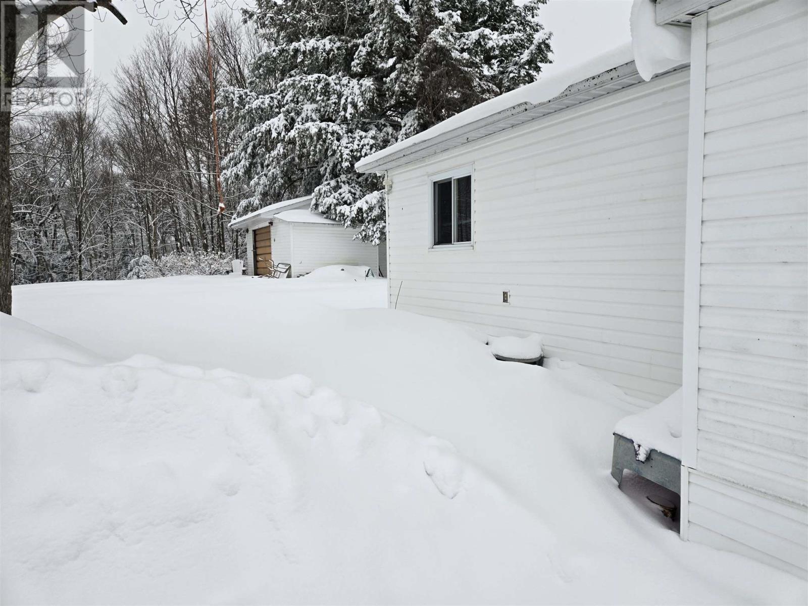 35 Chalmers Cres, Elliot Lake, Ontario  P5A 1A1 - Photo 16 - SM260122