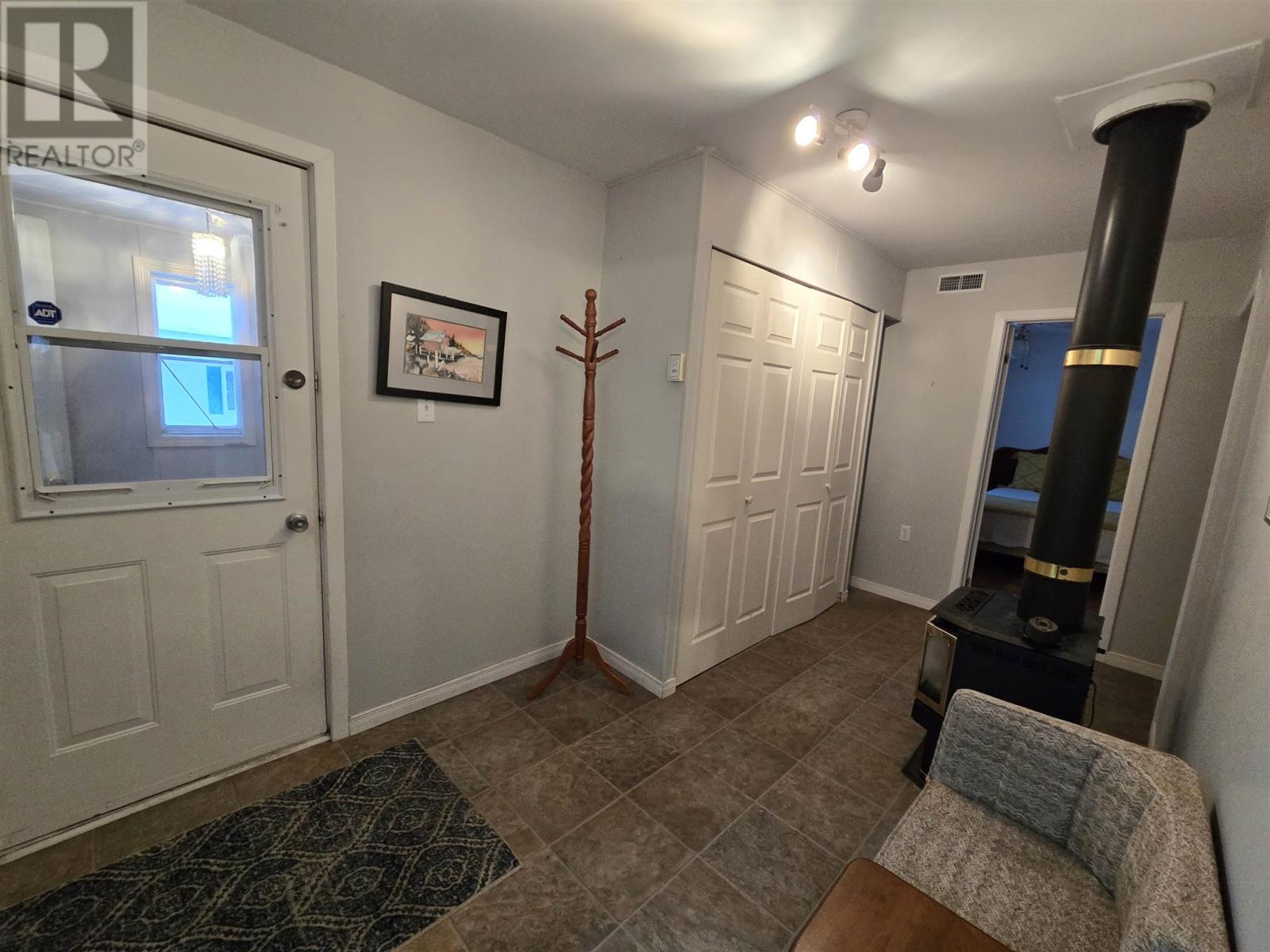 35 Chalmers Cres, Elliot Lake, Ontario  P5A 1A1 - Photo 3 - SM260122