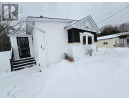 35 Chalmers CRES, Elliot Lake, Ontario