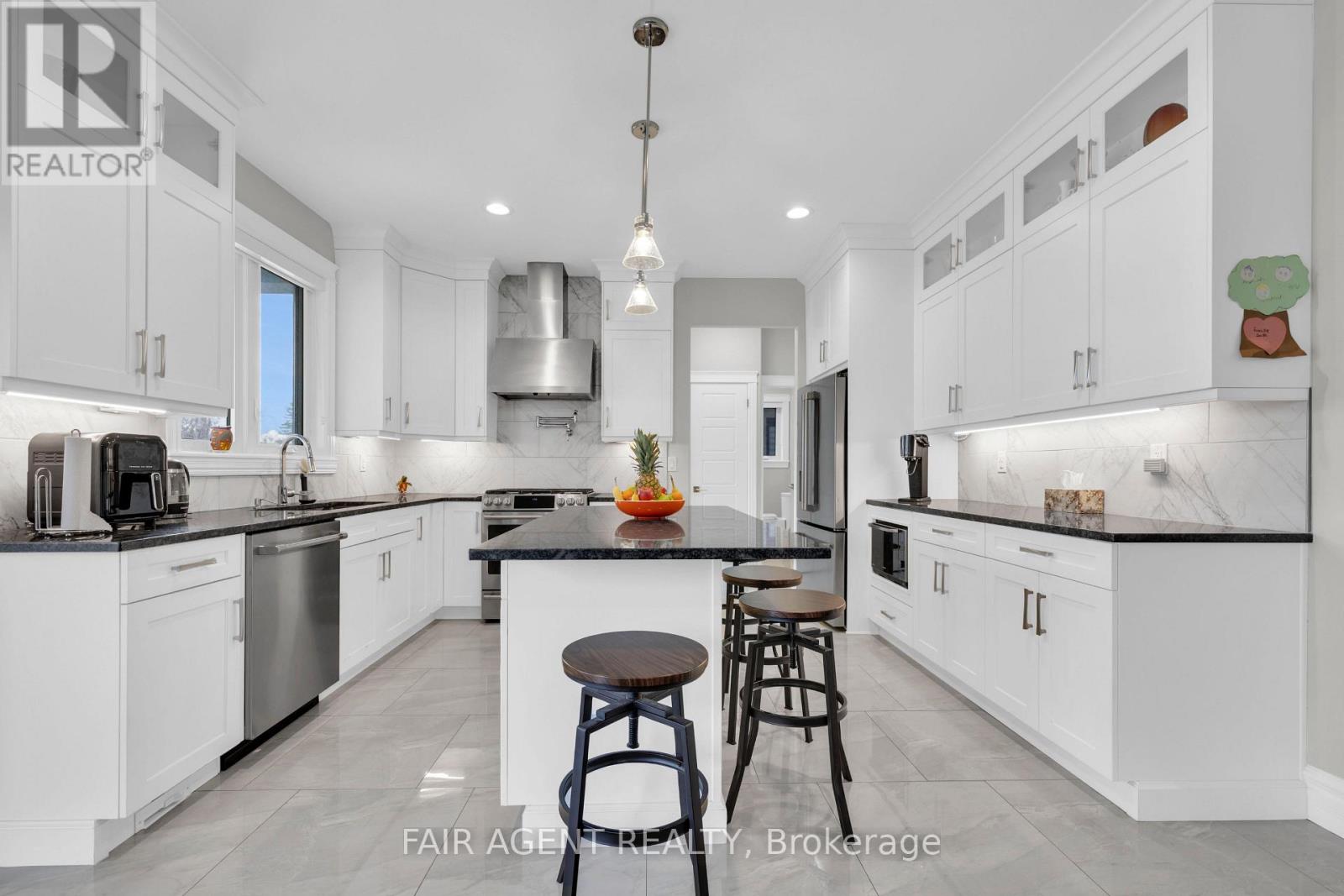 418 Pearson Street, Amherstburg, Ontario  N9V 0G4 - Photo 10 - X12704196