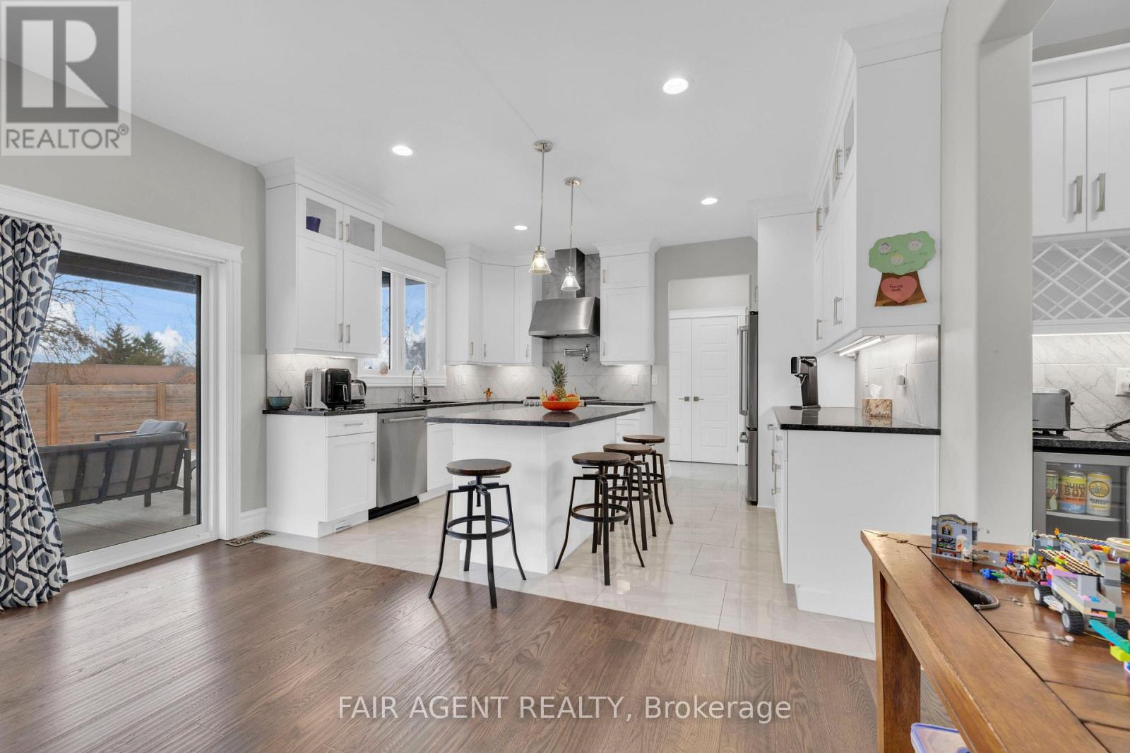 418 Pearson Street, Amherstburg, Ontario  N9V 0G4 - Photo 12 - X12704196