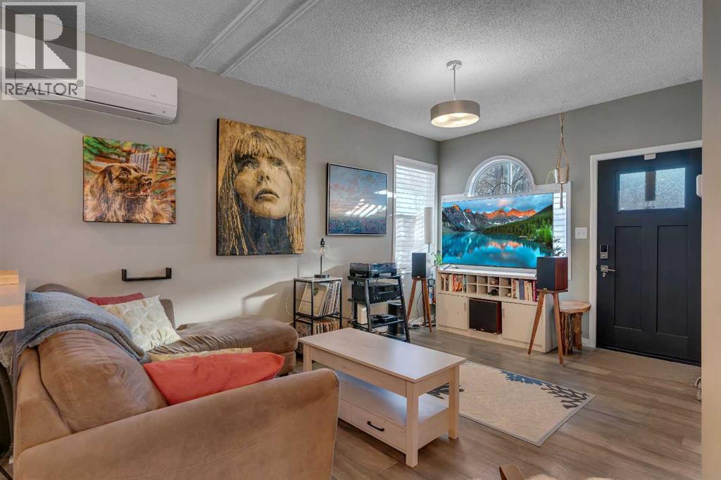 918 11 Avenue Se, Calgary, Alberta  T2G 0Z2 - Photo 3 - A2278893