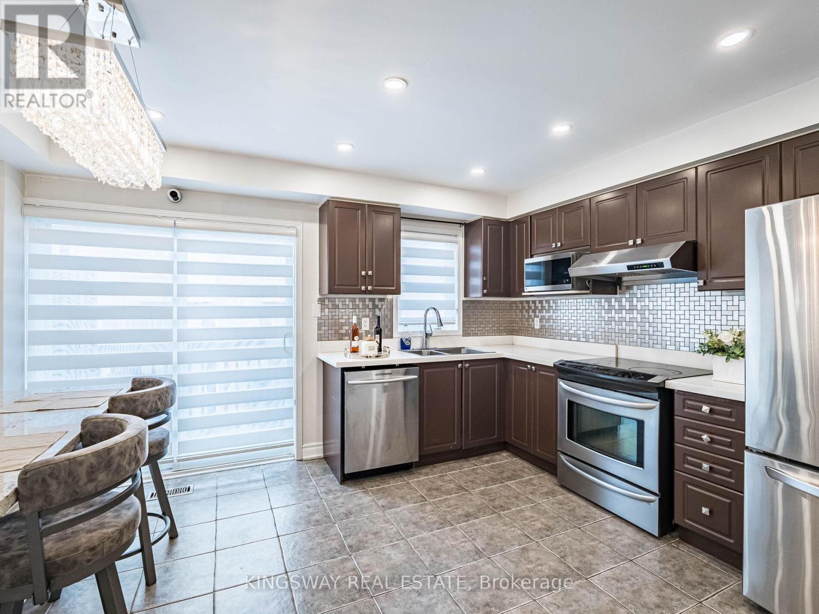 3221 Redpath Circle, Mississauga, Ontario  L5N 8R3 - Photo 10 - W12703706