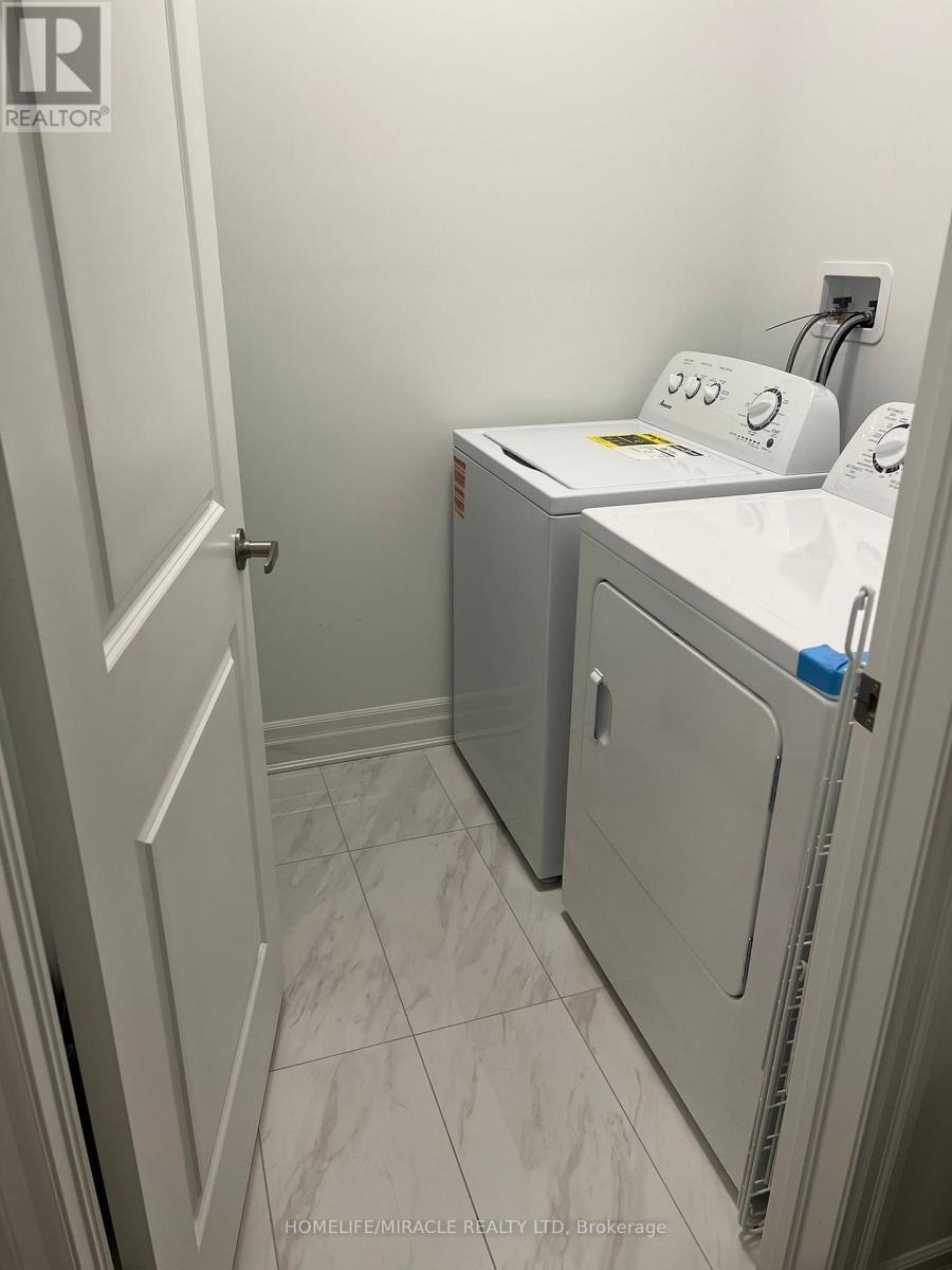 1307 Lily Crescent, Milton, Ontario  L9E 2B7 - Photo 16 - W12703514