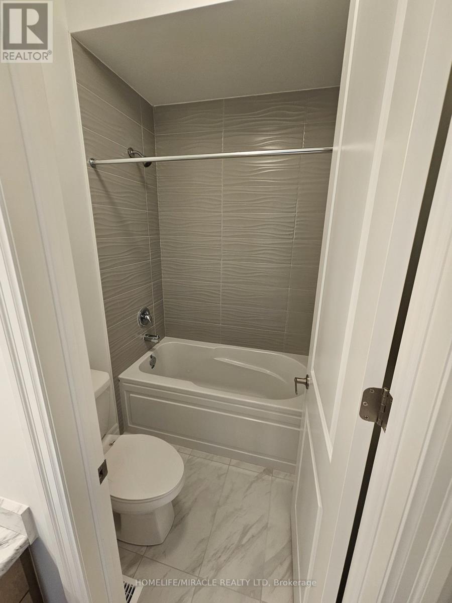 1307 Lily Crescent, Milton, Ontario  L9E 2B7 - Photo 28 - W12703514