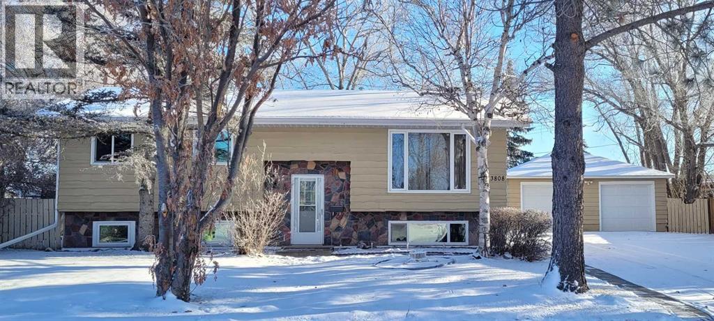 3808 49 A Avenue, Innisfail, Alberta  T4G 1J2 - Photo 1 - A2272519