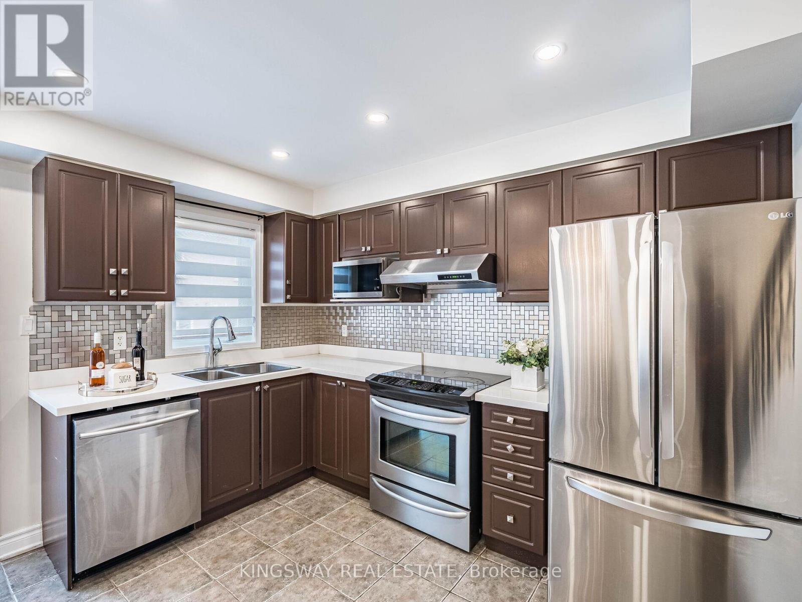 3221 Redpath Circle, Mississauga, Ontario  L5N 8R3 - Photo 14 - W12703706