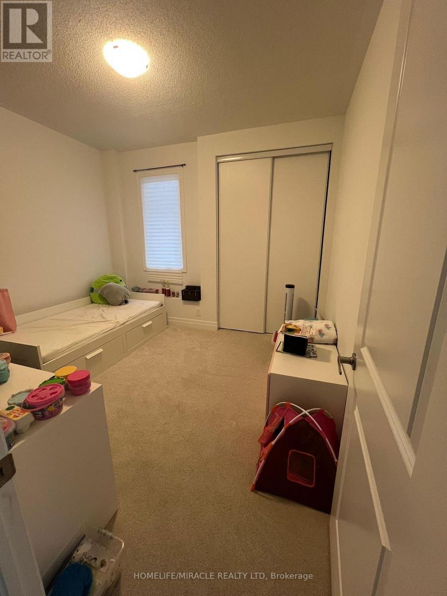 1307 Lily Crescent, Milton, Ontario  L9E 2B7 - Photo 32 - W12703514