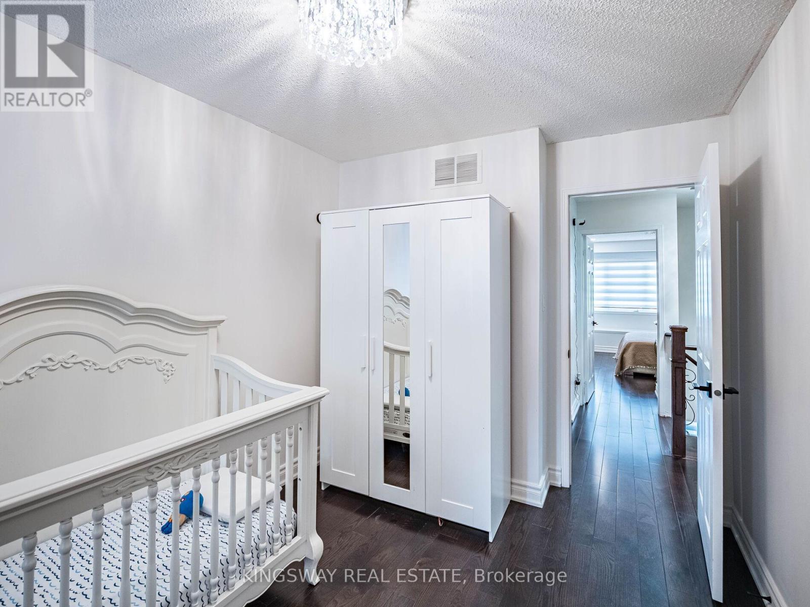 3221 Redpath Circle, Mississauga, Ontario  L5N 8R3 - Photo 27 - W12703706