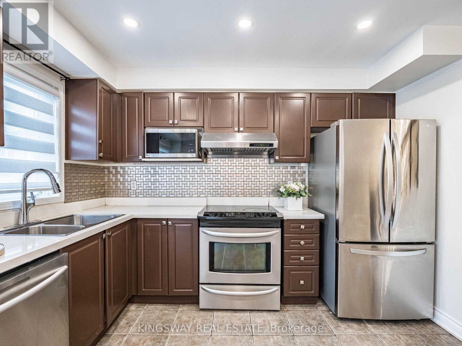 3221 Redpath Circle, Mississauga, Ontario  L5N 8R3 - Photo 15 - W12703706