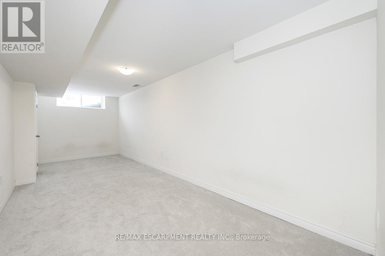 3923 Koenig Road, Burlington, Ontario  L7M 0Z8 - Photo 23 - W12696248