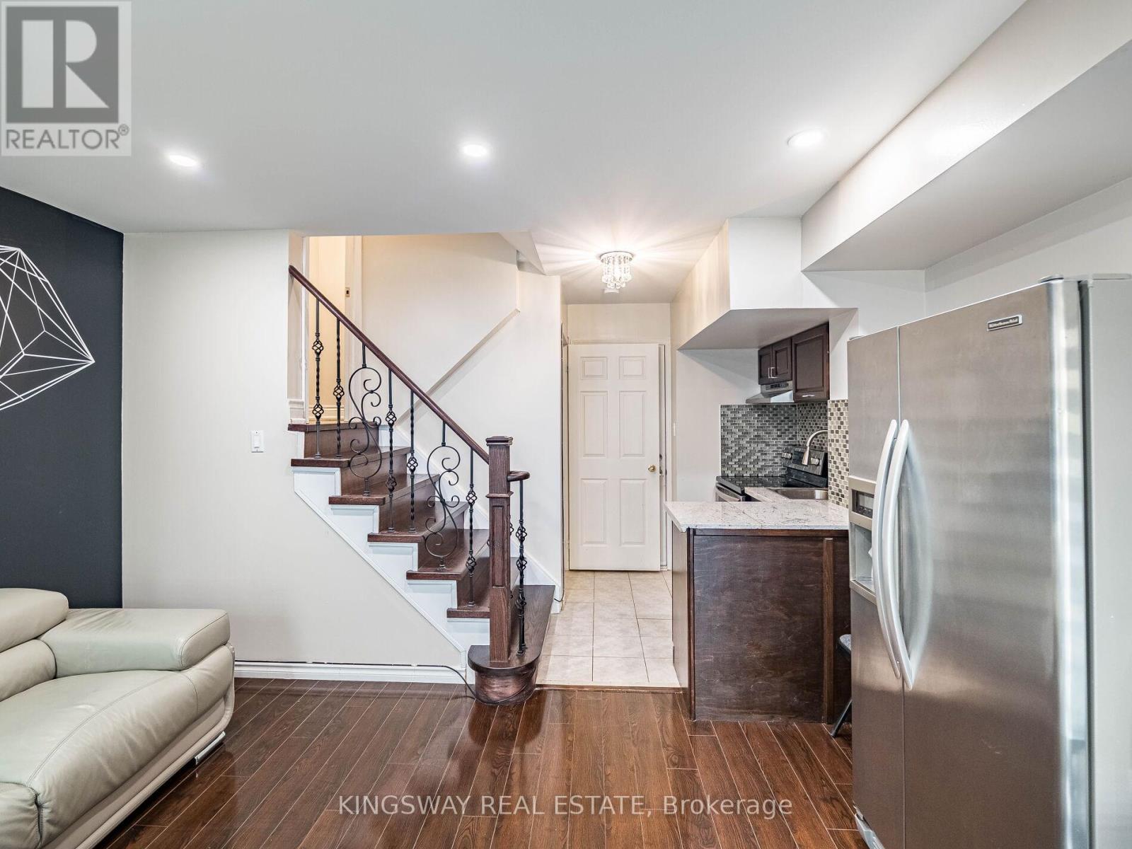 3221 Redpath Circle, Mississauga, Ontario  L5N 8R3 - Photo 37 - W12703706