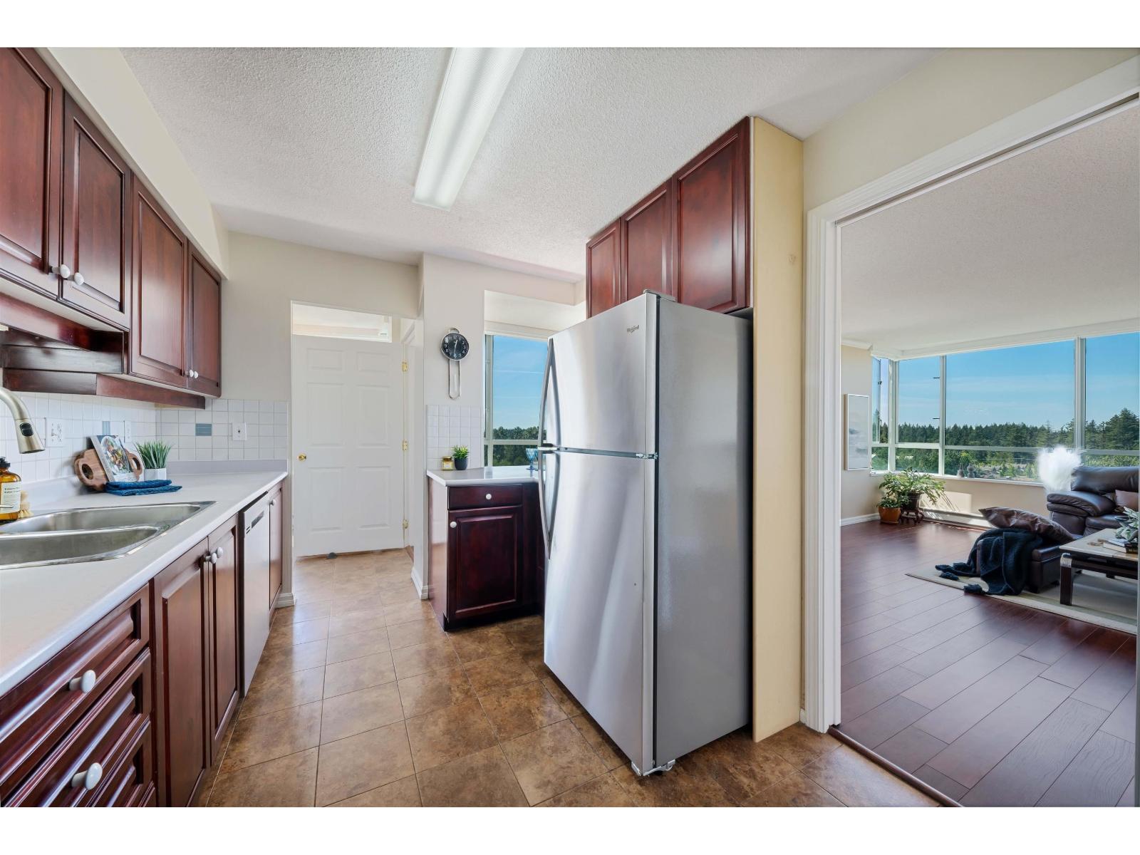 1605 15030 101 Avenue, Surrey, British Columbia  V3R 0N3 - Photo 6 - R3080100