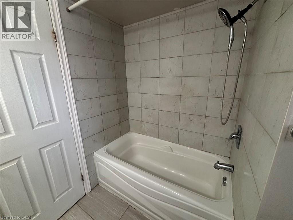 39 Evelyn Street, Brantford, Ontario  N3R 3G8 - Photo 11 - 40794965