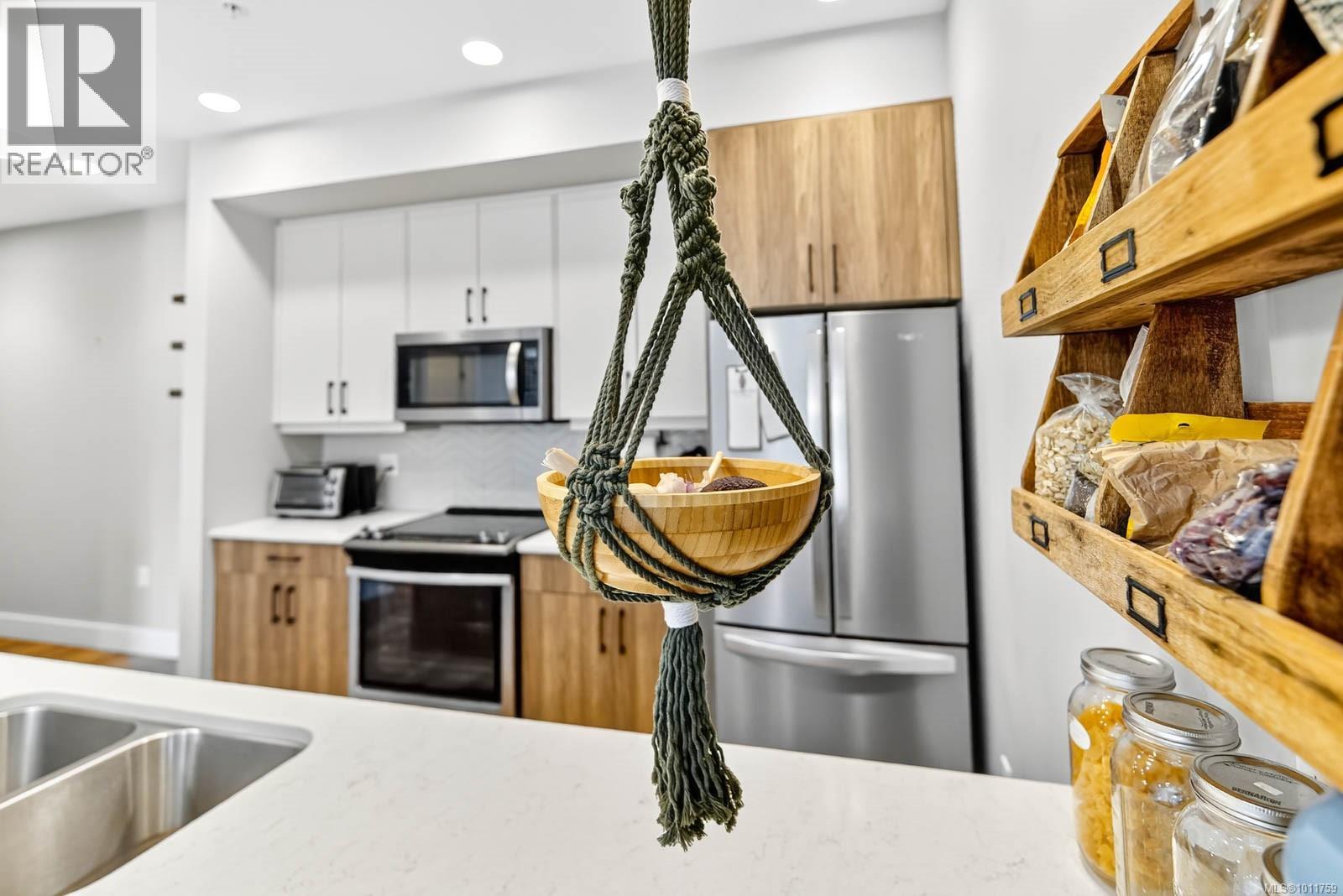 302 700 Yew Wood Rd, Tofino, British Columbia  V0R 2Z0 - Photo 41 - 1011759