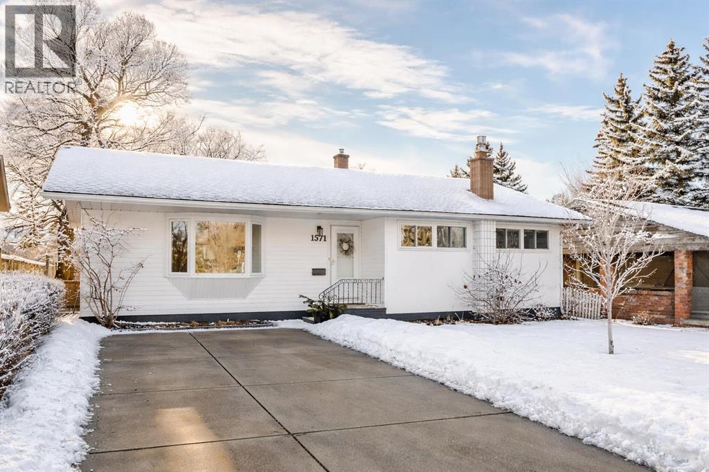 1571 Windsor Street NW, calgary, Alberta