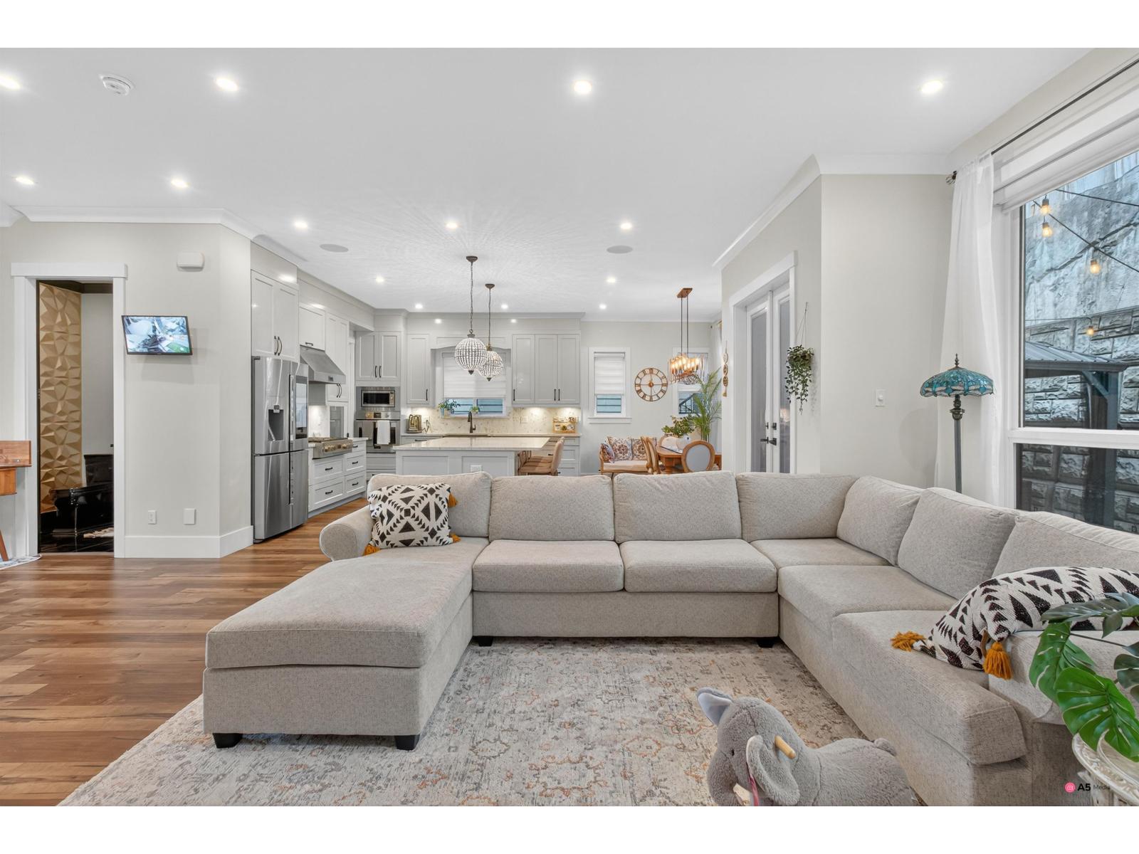 14902 35a Avenue, Surrey, British Columbia  V3Z 0N1 - Photo 10 - R3079675