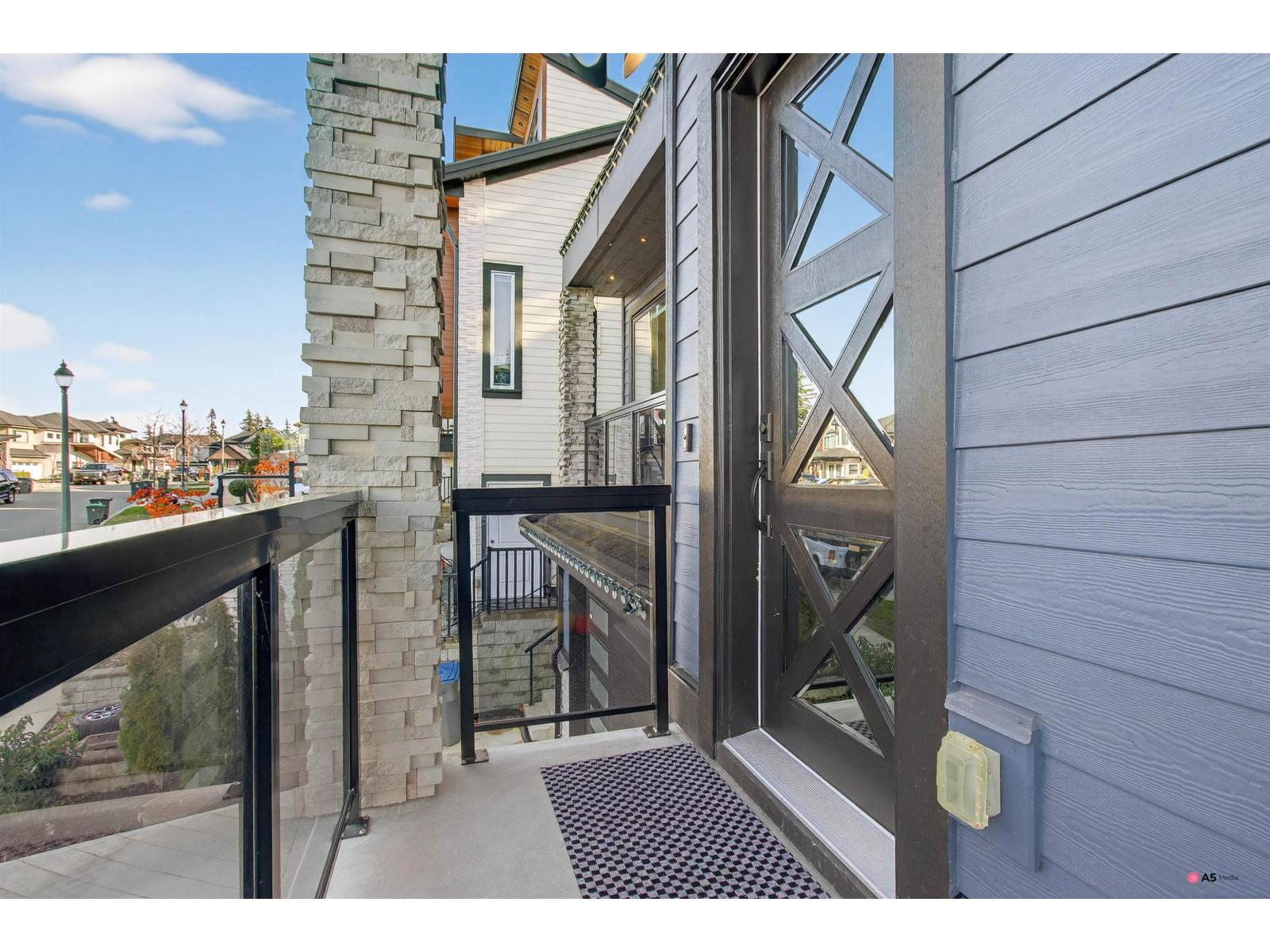 14902 35a Avenue, Surrey, British Columbia  V3Z 0N1 - Photo 6 - R3079675