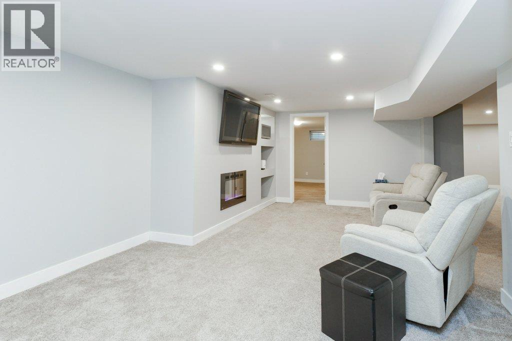 12060 208 Street, Maple Ridge, British Columbia  V2X 4W8 - Photo 28 - R3080243