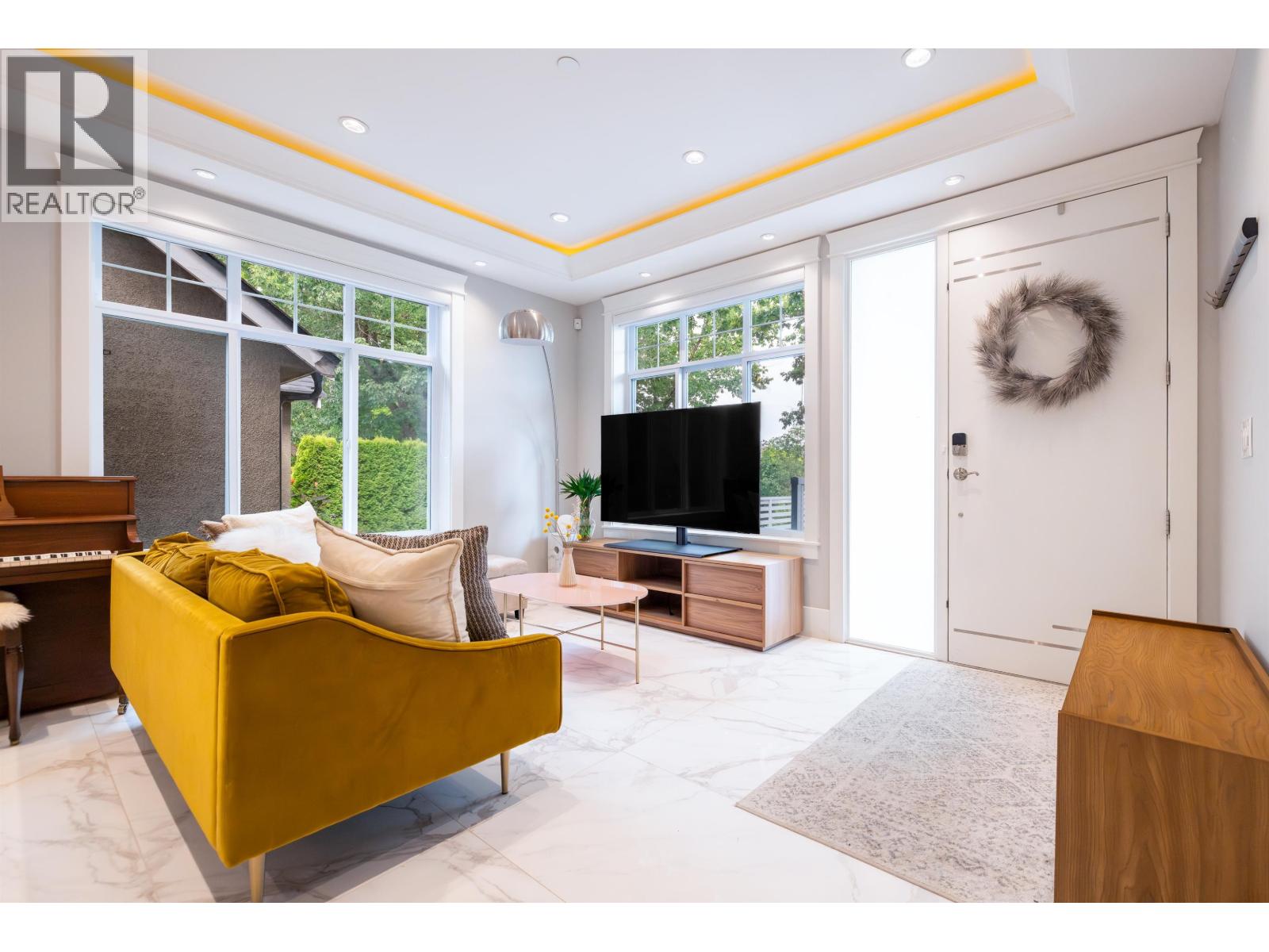 2388 E 2nd Avenue, Vancouver, British Columbia  V5N 1G3 - Photo 2 - R3080275