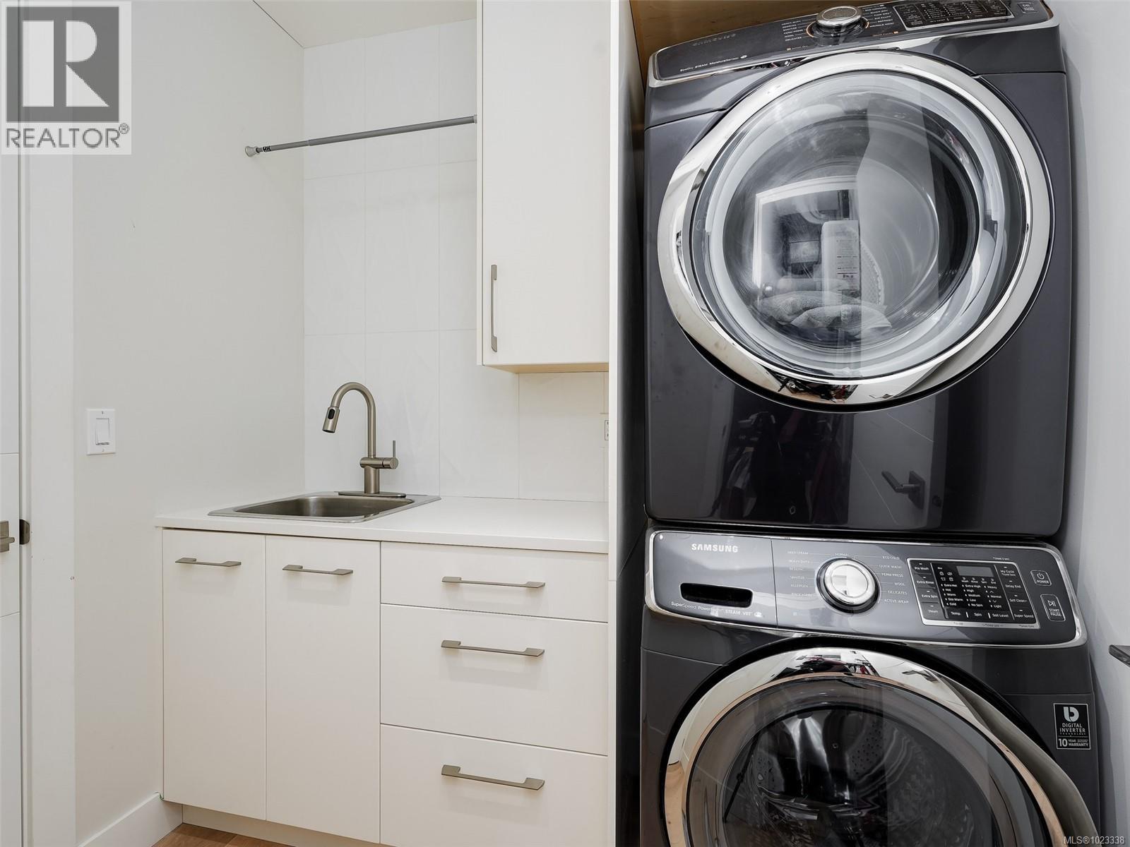 10303 Resthaven Dr, Sidney, British Columbia  V8L 3H2 - Photo 18 - 1023338