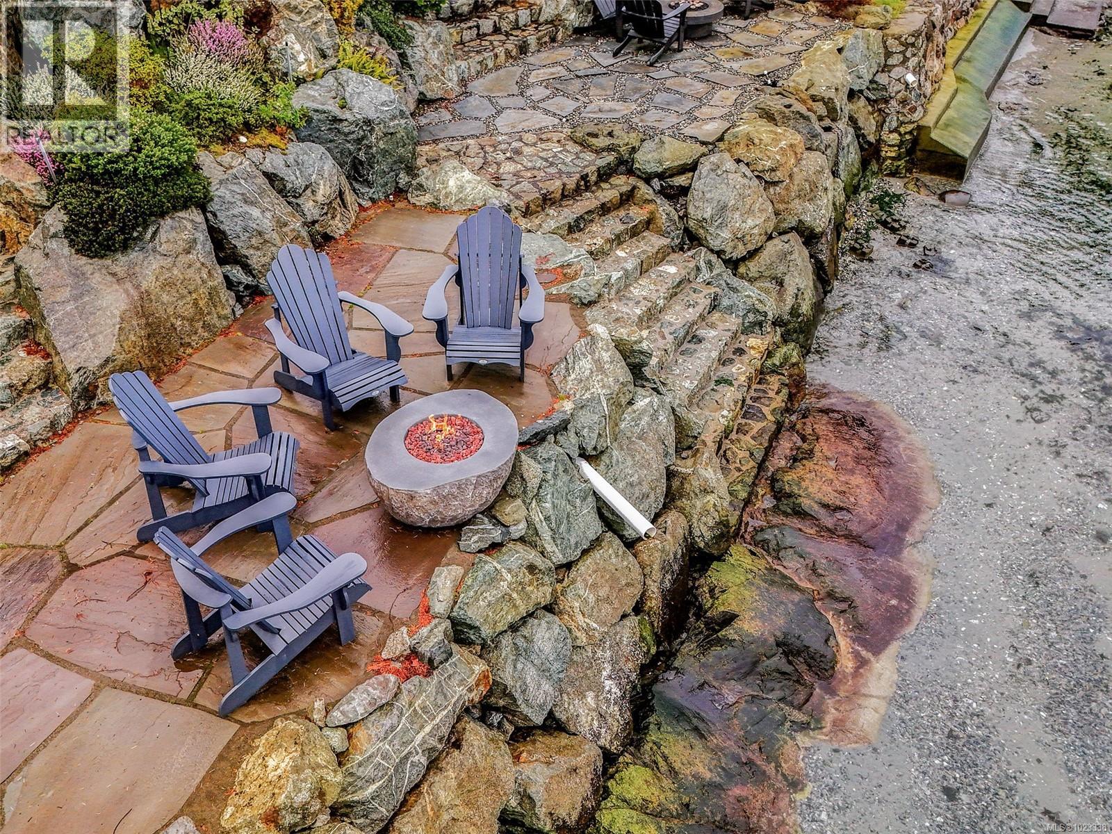 10303 Resthaven Dr, Sidney, British Columbia  V8L 3H2 - Photo 40 - 1023338