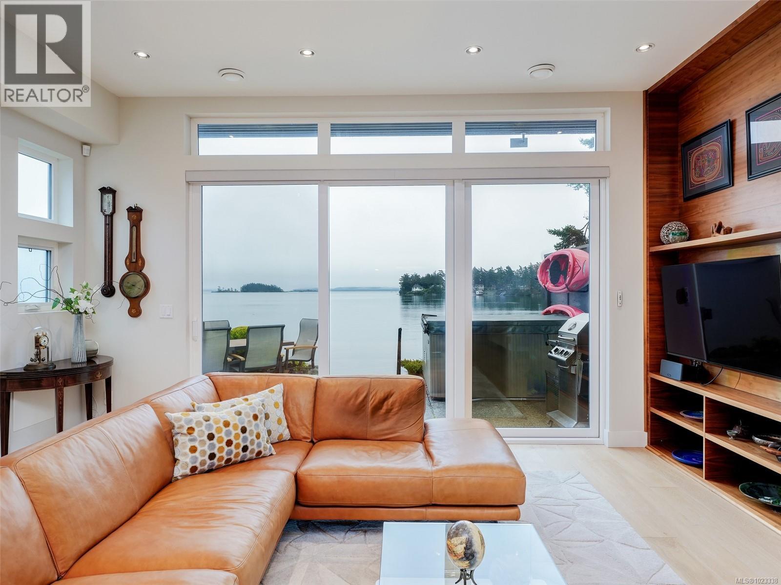 10303 Resthaven Dr, Sidney, British Columbia  V8L 3H2 - Photo 9 - 1023338