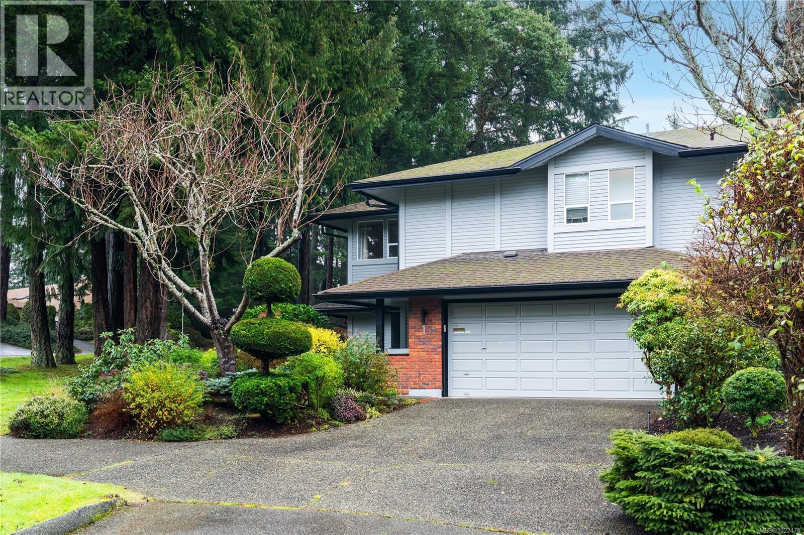 1 4630 Lochside Dr, Saanich, British Columbia