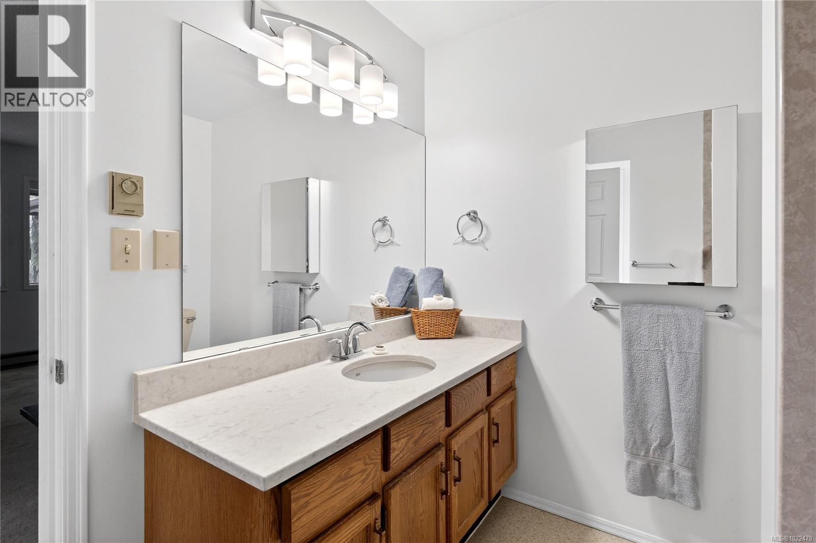 1 4630 Lochside Dr, Saanich, British Columbia  V8Y 2T1 - Photo 21 - 1022478