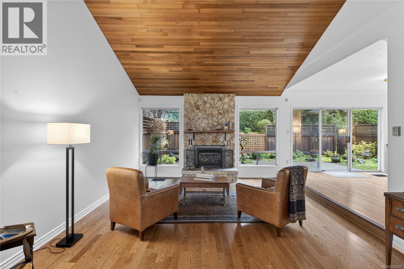 1 4630 Lochside Dr, Saanich, British Columbia  V8Y 2T1 - Photo 5 - 1022478