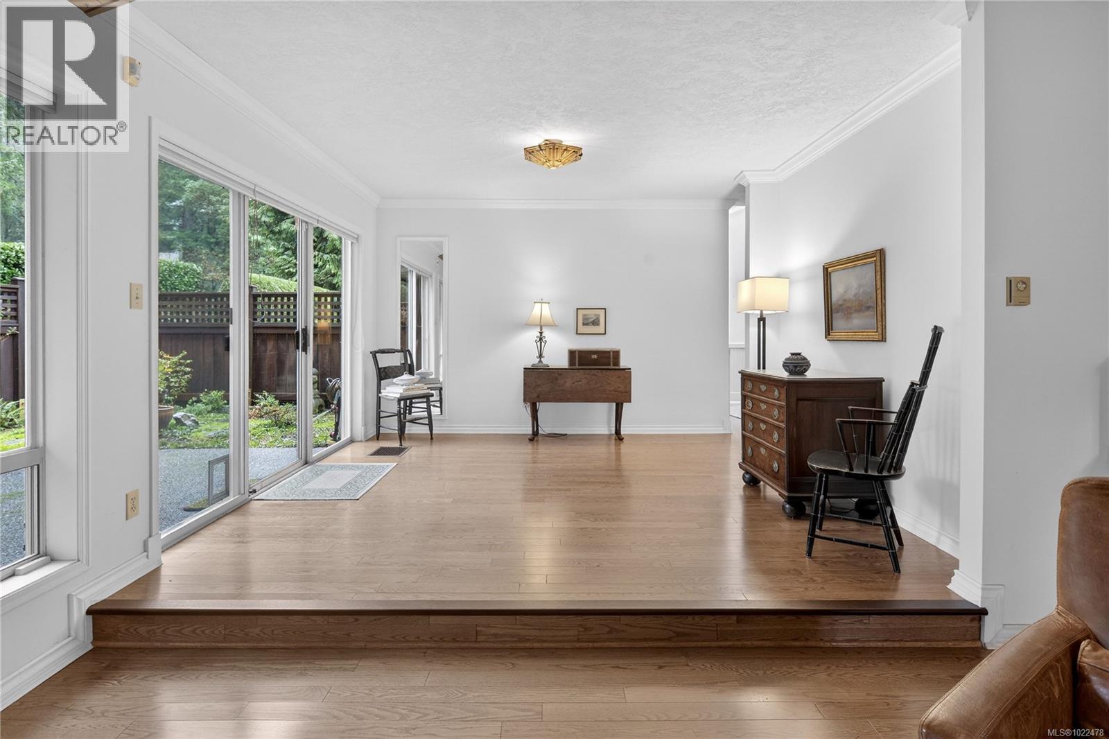 1 4630 Lochside Dr, Saanich, British Columbia  V8Y 2T1 - Photo 8 - 1022478