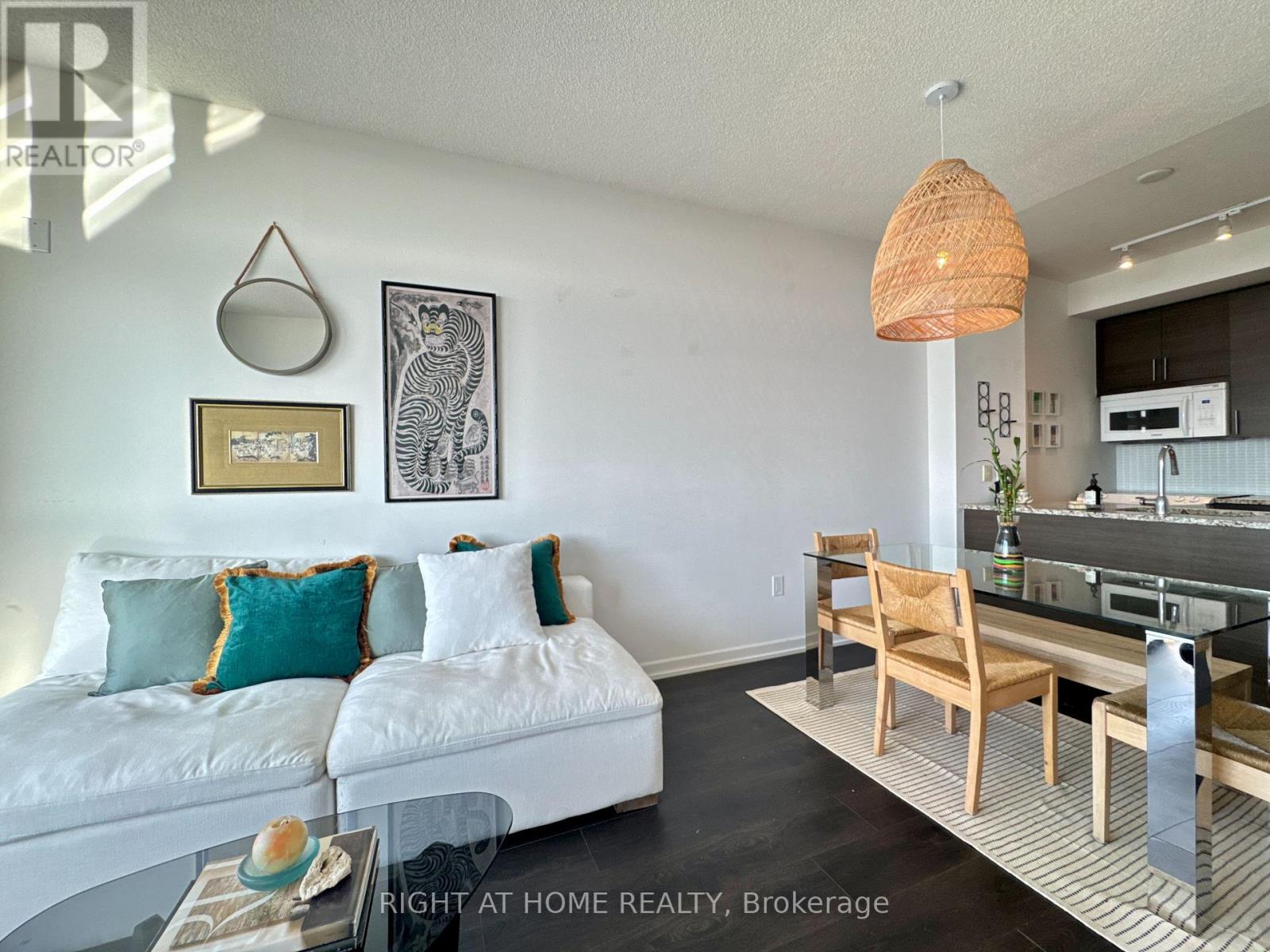 2109 - 70 Forest Manor Road, Toronto, Ontario  M2J 0A9 - Photo 5 - C12704220