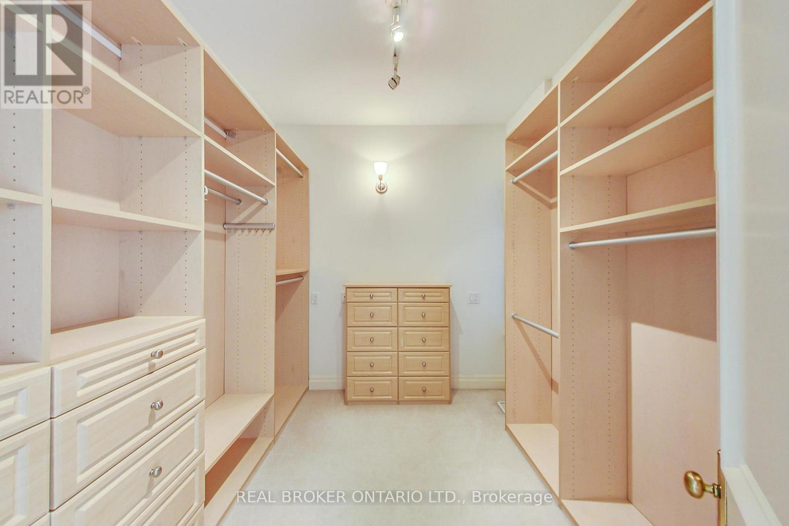 21 Farnham Avenue, Toronto, Ontario  M4V 1H6 - Photo 16 - C12704242