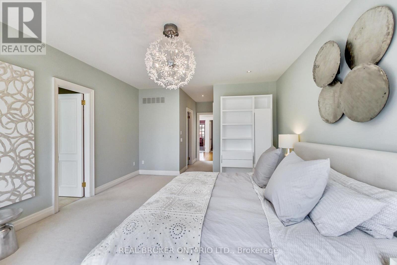 21 Farnham Avenue, Toronto, Ontario  M4V 1H6 - Photo 20 - C12704242