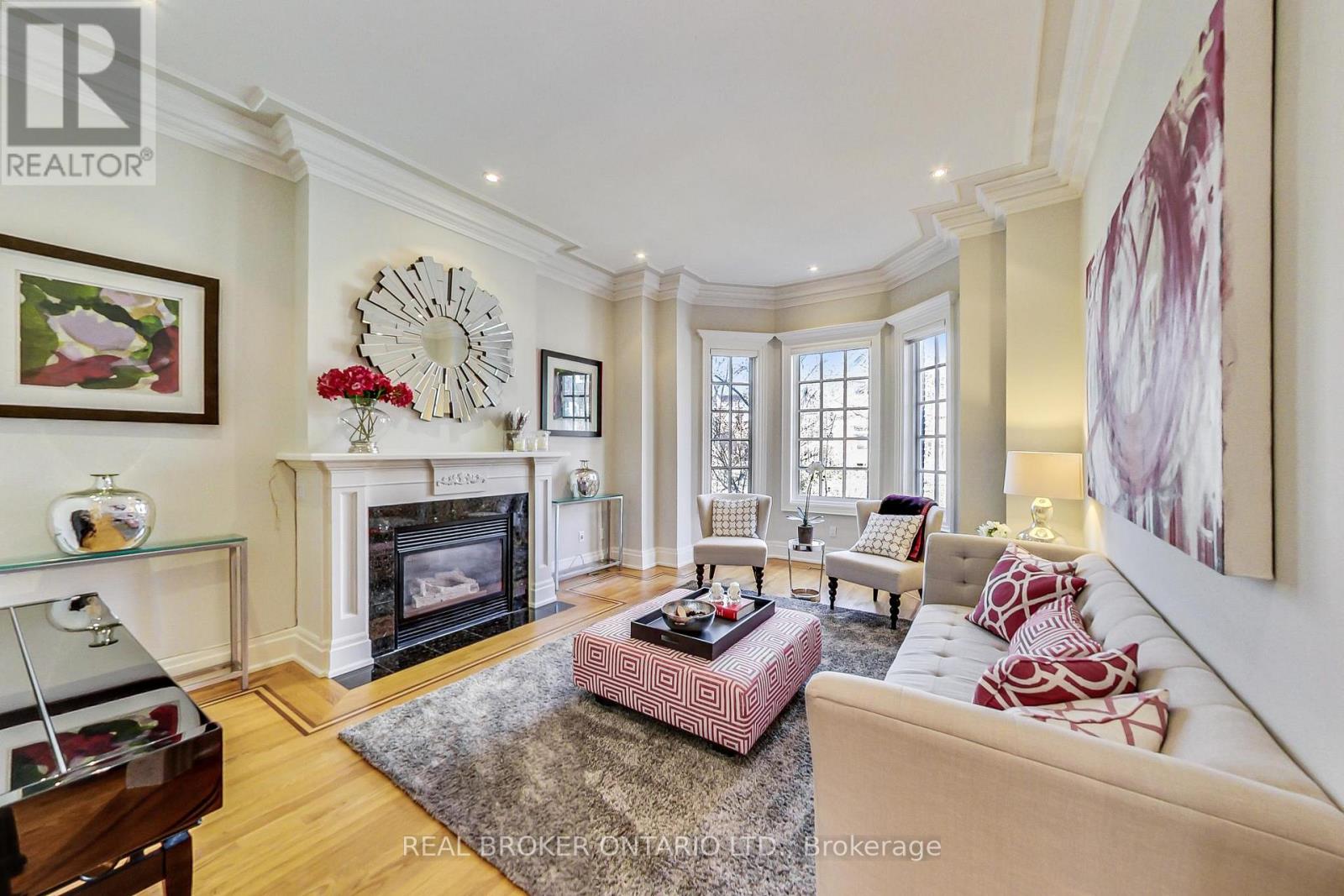 21 Farnham Avenue, Toronto, Ontario  M4V 1H6 - Photo 5 - C12704242