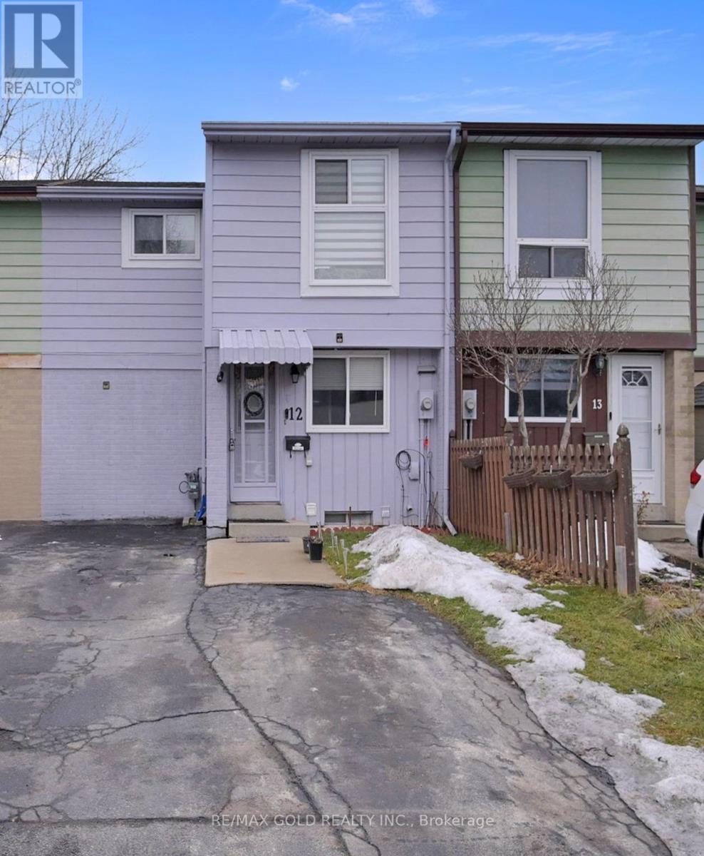 12 GLENCASTLE SQUARE, Brampton, Ontario