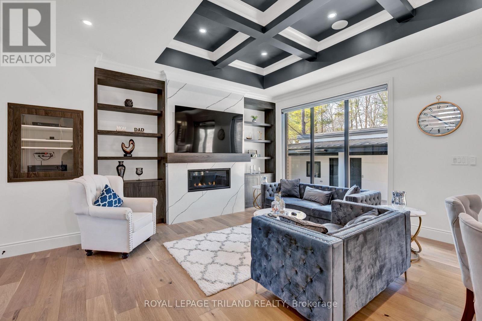 10175 Merrywood Drive, Lambton Shores, Ontario  N0M 1T0 - Photo 13 - X12681430