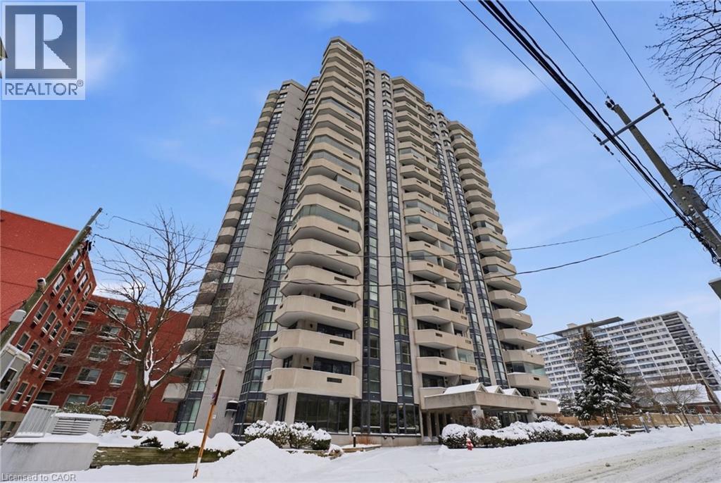 <div class="slider-price">$539,900</div><p>67 Caroline Street S Unit# 5e, Hamilton, Ontario</p>