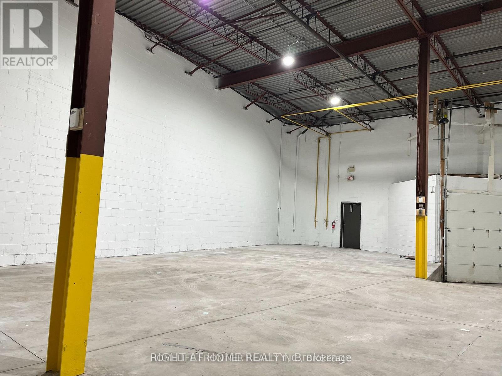 6 - 251 Amber Street, Markham, Ontario  L3R 3J7 - Photo 4 - N12704194