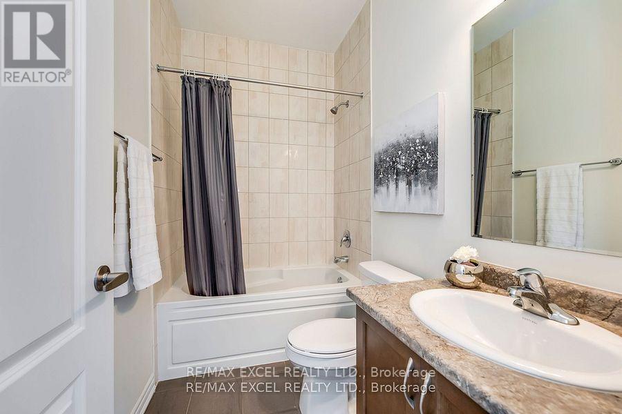 74 William F Bell Parkway, Richmond Hill, Ontario  L4S 0K1 - Photo 6 - N12704252