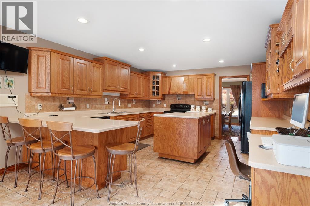 2205 Edgemore Avenue, Lasalle, Ontario  N9H 2K2 - Photo 18 - 26001266