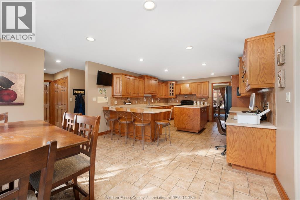 2205 Edgemore Avenue, Lasalle, Ontario  N9H 2K2 - Photo 16 - 26001266